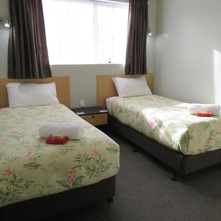 Commodore Court Motel Blenheim Bagian luar foto