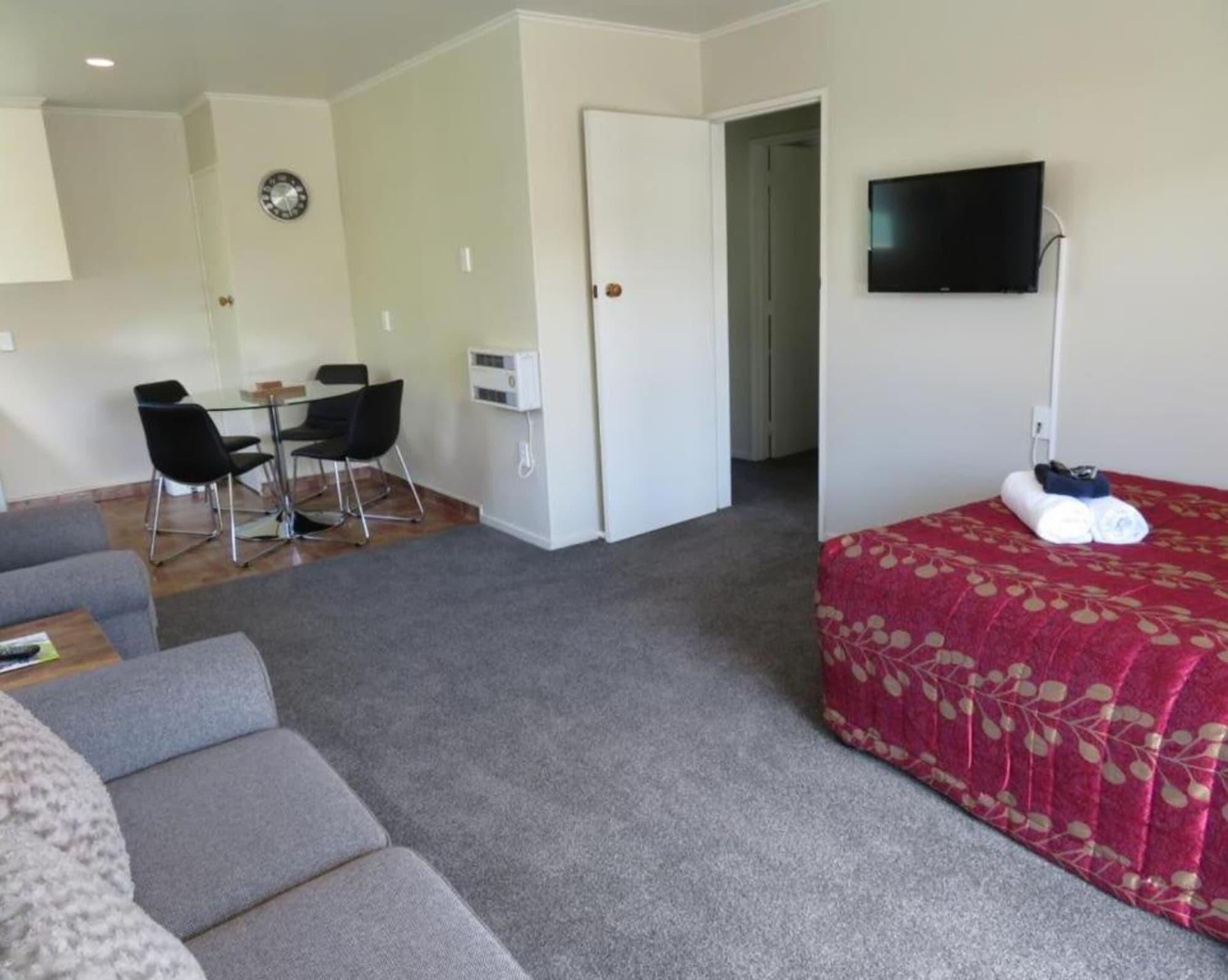 Commodore Court Motel Blenheim Bagian luar foto