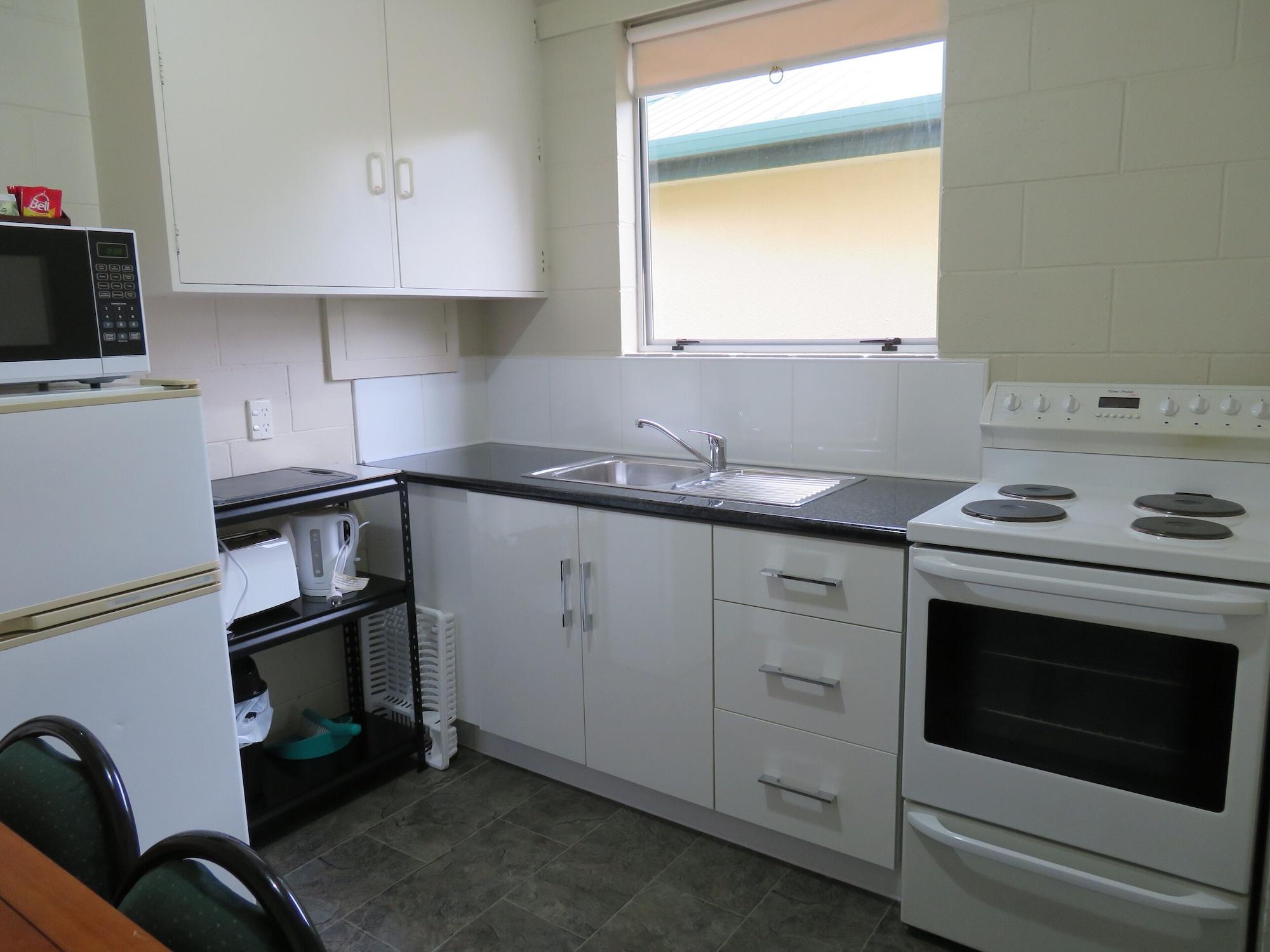 Commodore Court Motel Blenheim Bagian luar foto