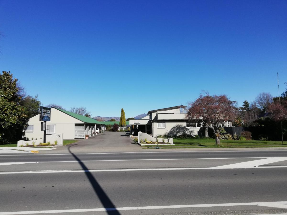 Commodore Court Motel Blenheim Bagian luar foto
