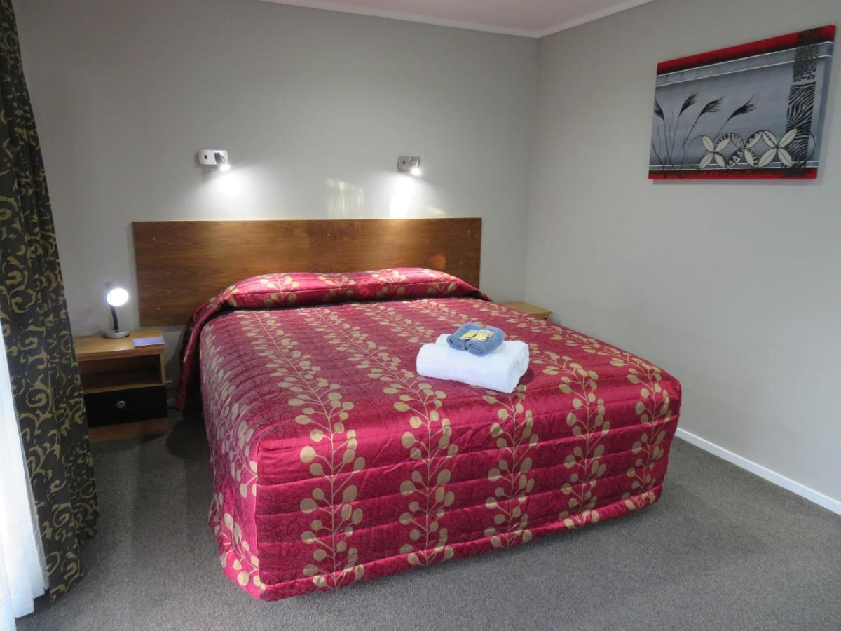 Commodore Court Motel Blenheim Bagian luar foto