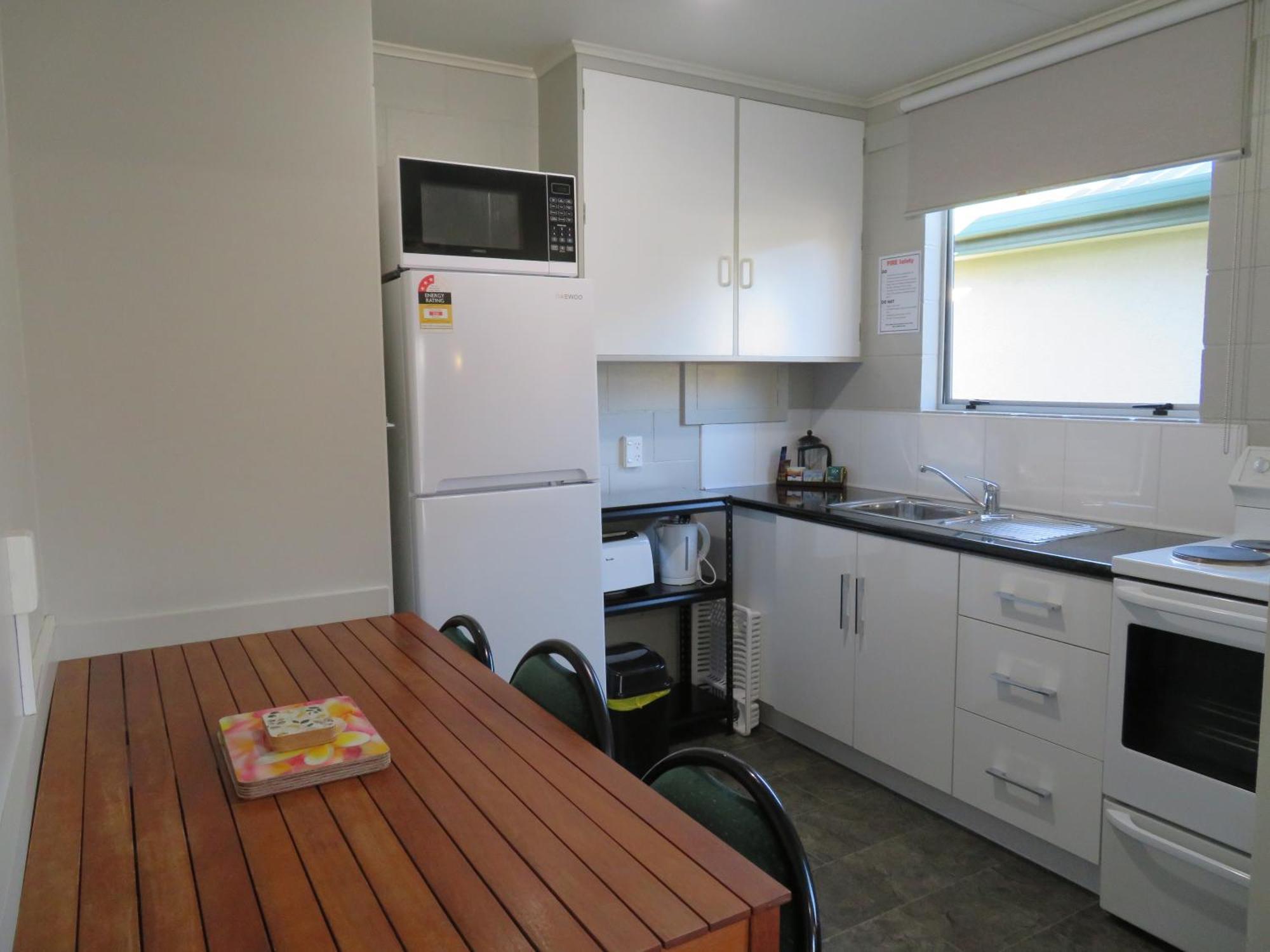 Commodore Court Motel Blenheim Bagian luar foto