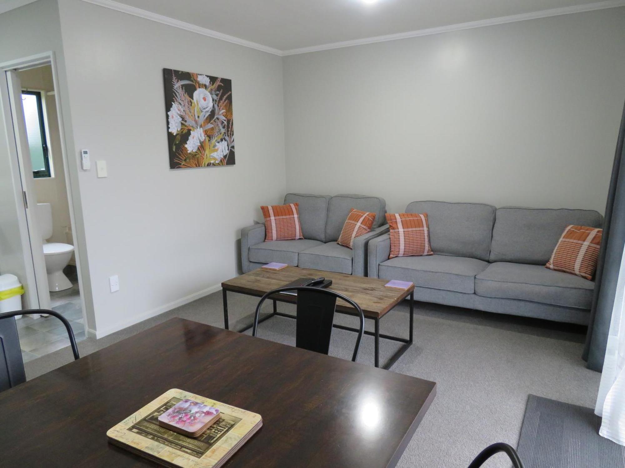Commodore Court Motel Blenheim Bagian luar foto