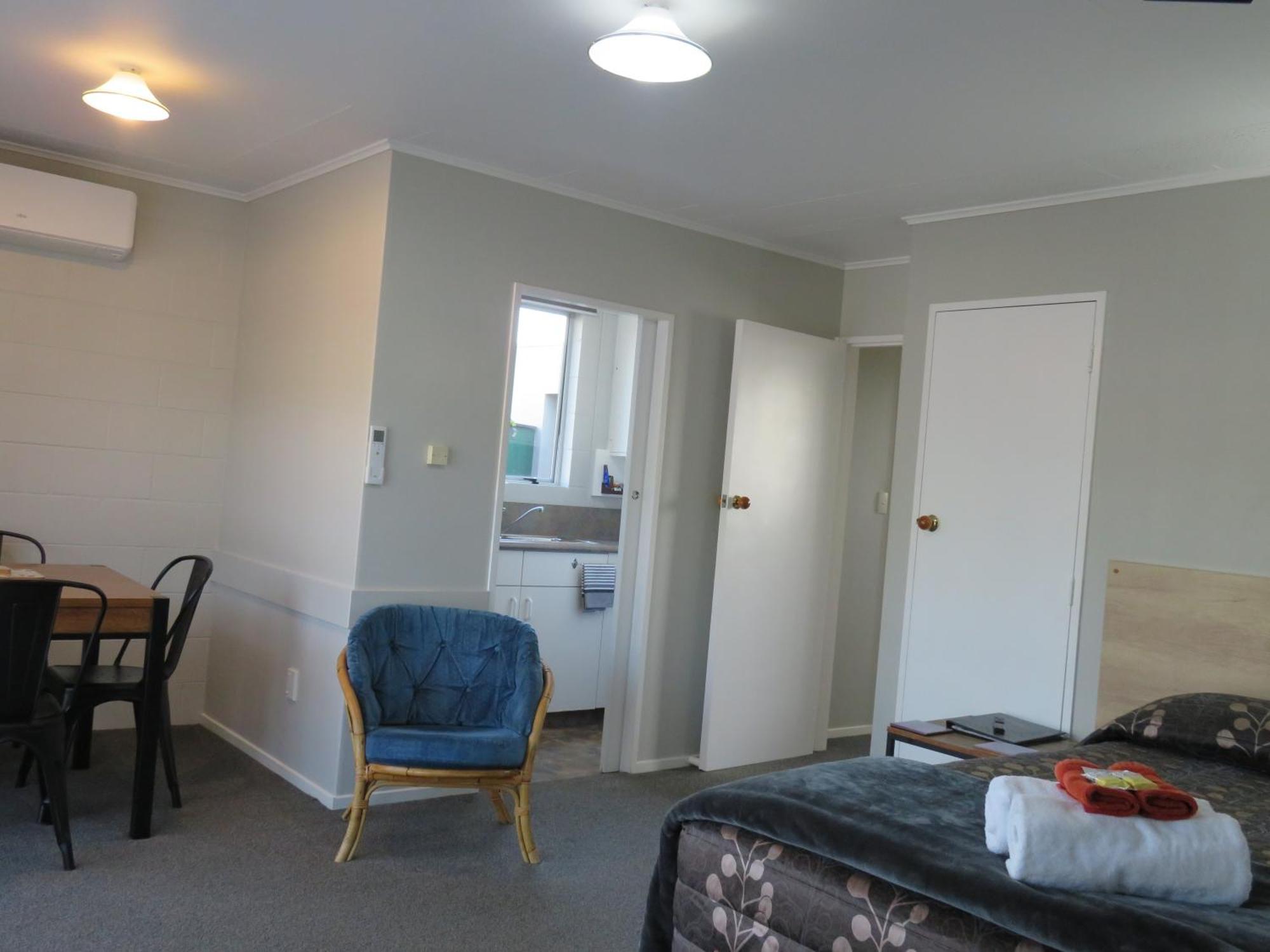Commodore Court Motel Blenheim Bagian luar foto