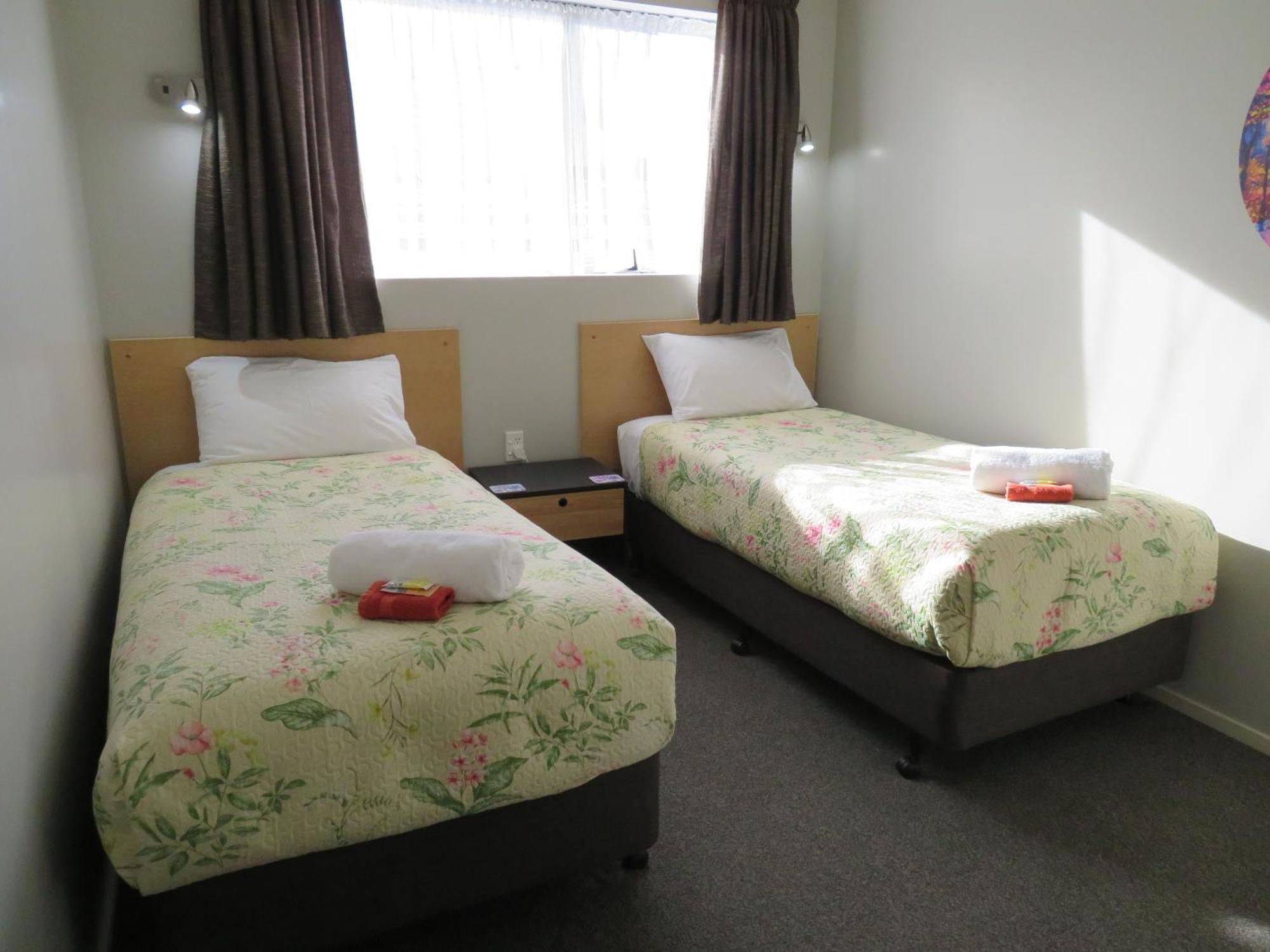 Commodore Court Motel Blenheim Bagian luar foto