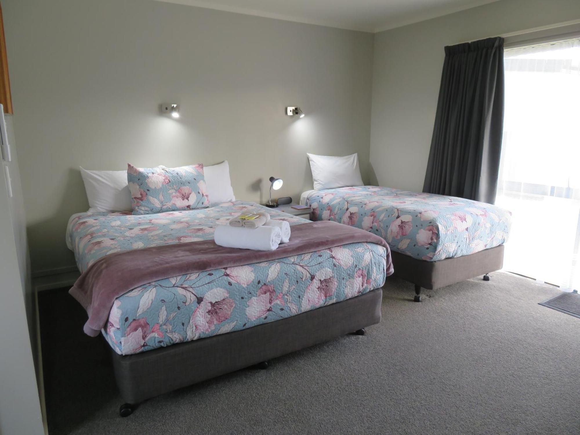 Commodore Court Motel Blenheim Bagian luar foto