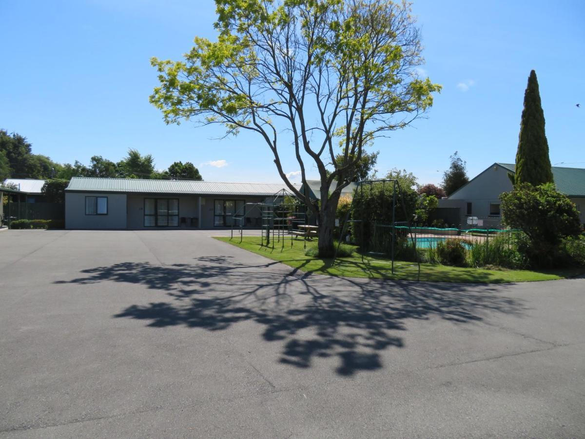 Commodore Court Motel Blenheim Bagian luar foto