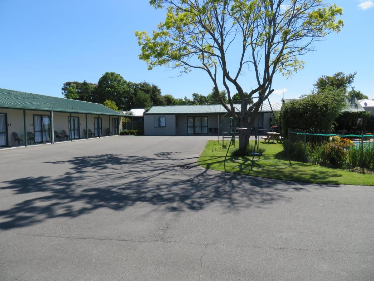 Commodore Court Motel Blenheim Bagian luar foto