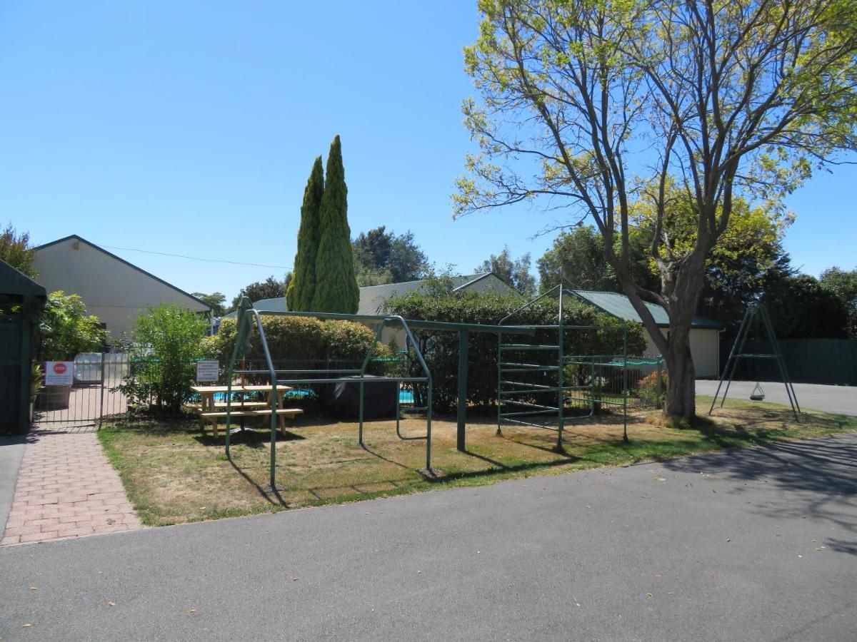 Commodore Court Motel Blenheim Bagian luar foto