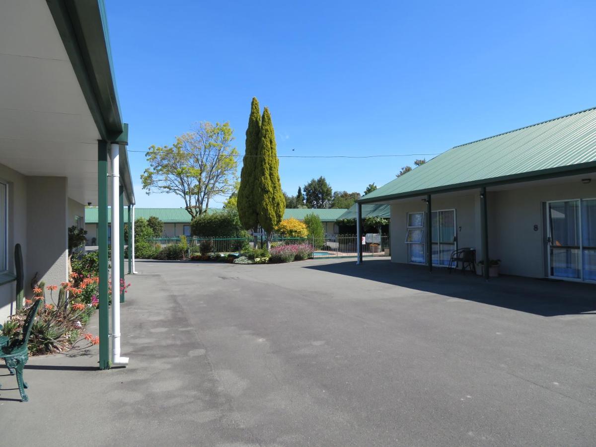 Commodore Court Motel Blenheim Bagian luar foto